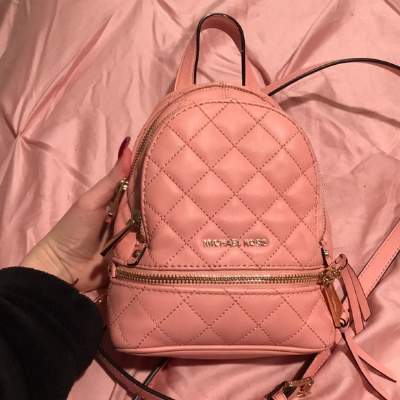 Michael Kors Handbags - BRAND NEW Michael Kors purse !!!